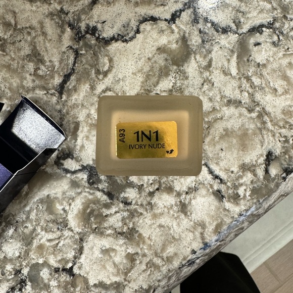 NWT Estée Lauder Double Wear Foundation - Picture 4 of 4